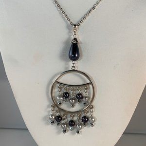 Silver Tone Trace Style Chain Necklace W/Black And Silver Beaded Pendant (NA38)